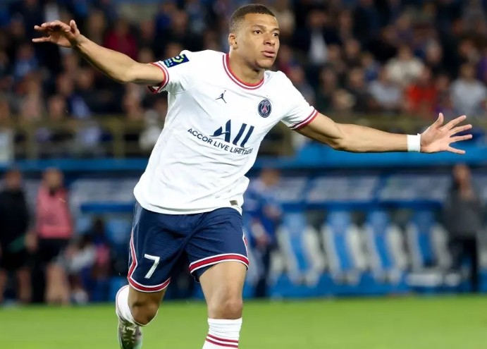 Sốt dẻo Mbappe gia hạn PSG, tiền lót tay cực khủng