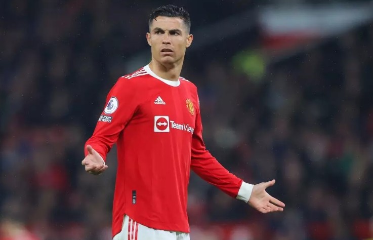 Ronaldo bay về Manchester, tuyên bố gây sốc MU
