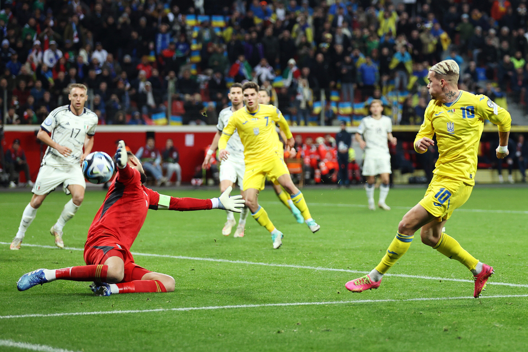 Italy giành vé EURO 2024: Vận may của Azzurri