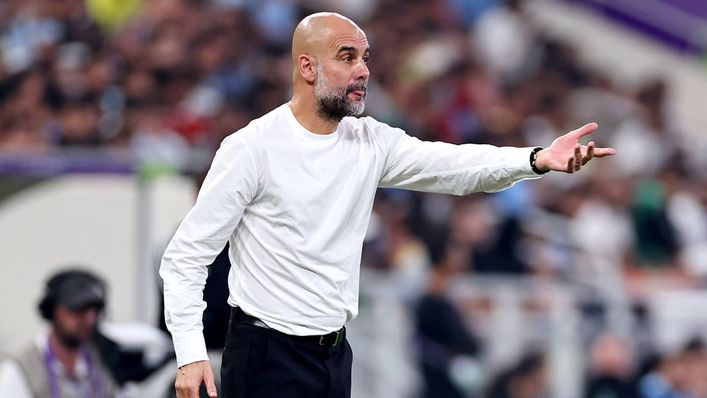 Pep Guardiola bình luận đáng kinh ngạc về Super League