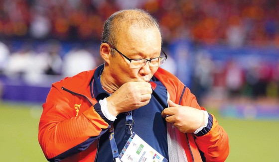 HLV Park Hang-seo: Từ nay, tôi trở thành người hâm mộ bóng đá Việt Nam