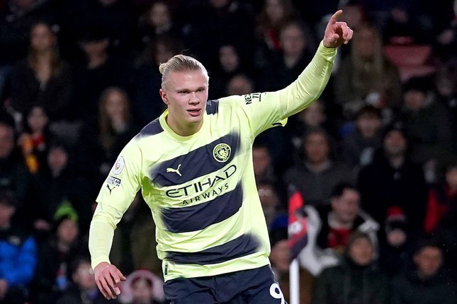 Phá kỷ lục ghi bàn ở Man City, Haaland vẫn xếp sau Rashford