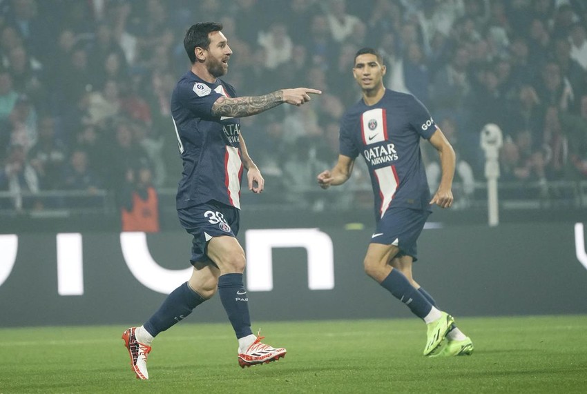 Tại sao Messi chơi hay ở tuyển quốc gia, thất bại với PSG?