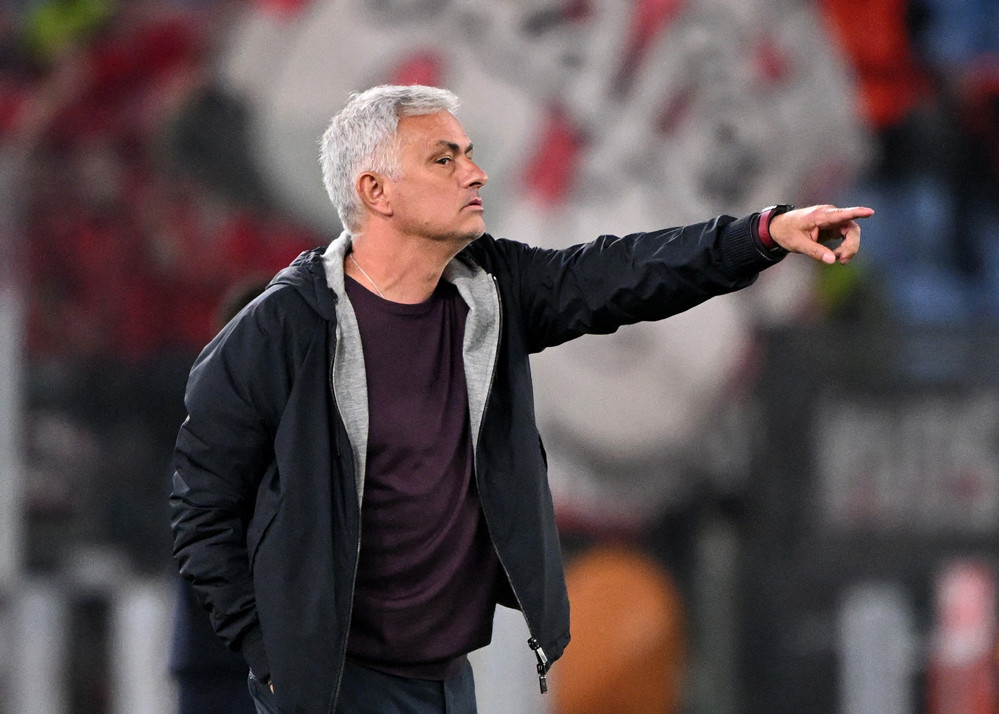 Mourinho cao tay, AS Roma rộng cửa vào chung kết Europa League