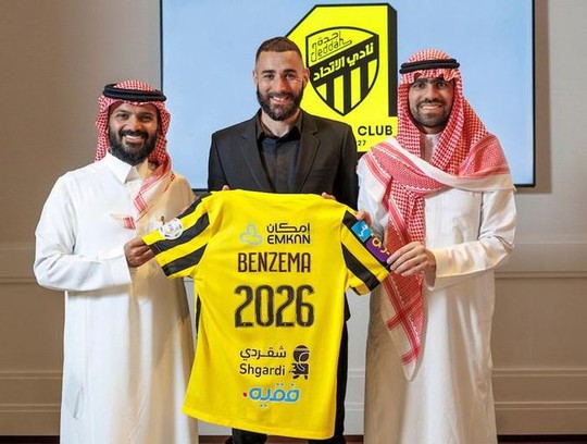 Karim Benzema gia nhập Al-Ittihad, đối đầu Ronaldo