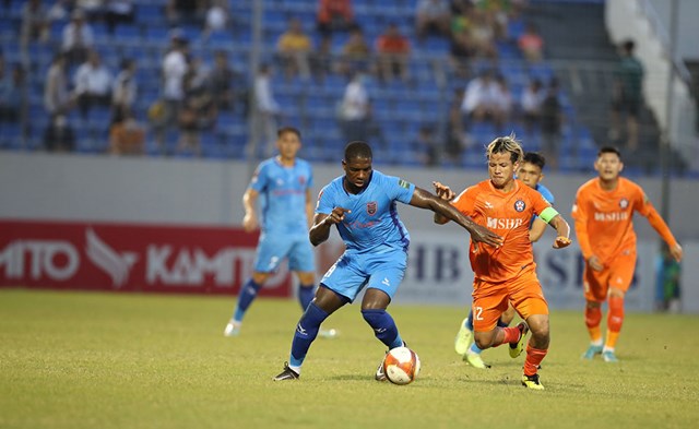 V.League vào giai đoạn 2 nhiều căng thẳng