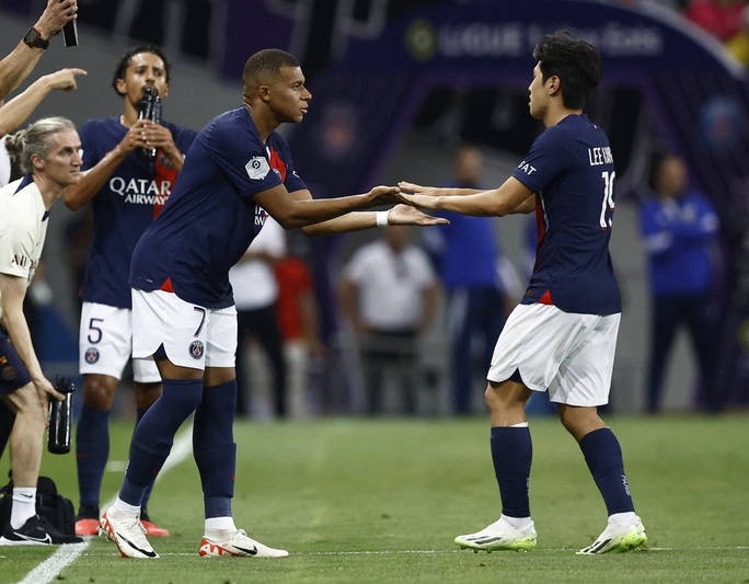 Real Madrid chuẩn bị đề xuất chiêu mộ Mbappe, PSG sắp biến động trở lại