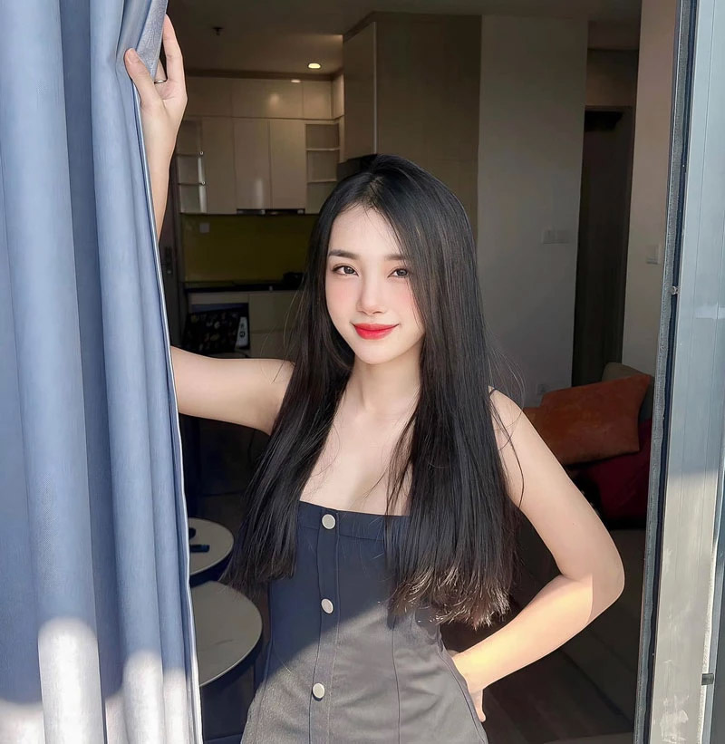 Vợ hậu vệ ĐT Việt Nam: Hơn ông xã 2 tuổi, nhan sắc tựa hot girl