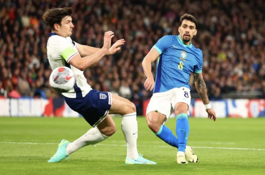 Tuyển Brazil hạ gục Anh, Đức thắng Pháp