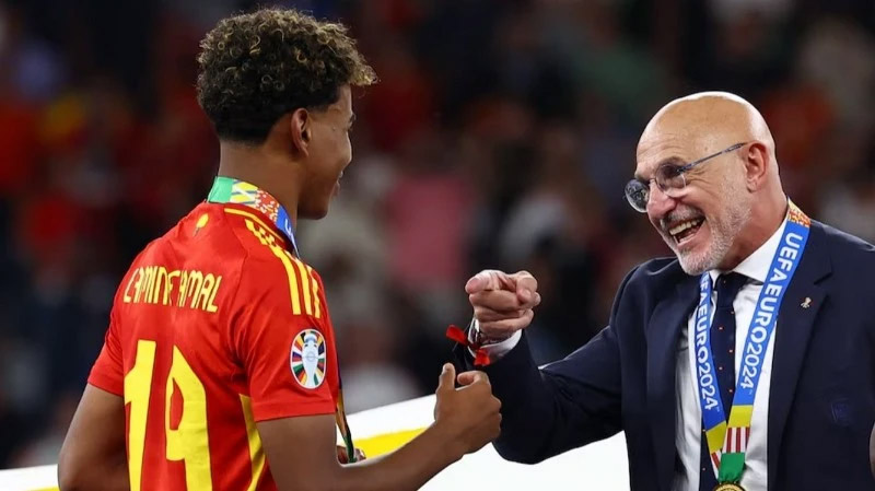 Tương lai tươi sáng đang mở ra với bóng đá Tây Ban Nha