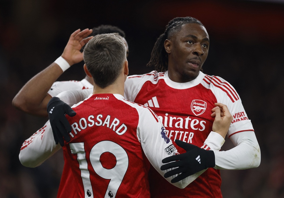 Arsenal nhấn chìm Tottenham