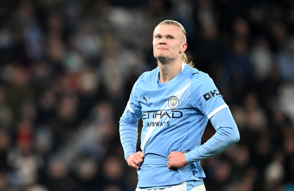 Man City thua sốc trên sân nhà