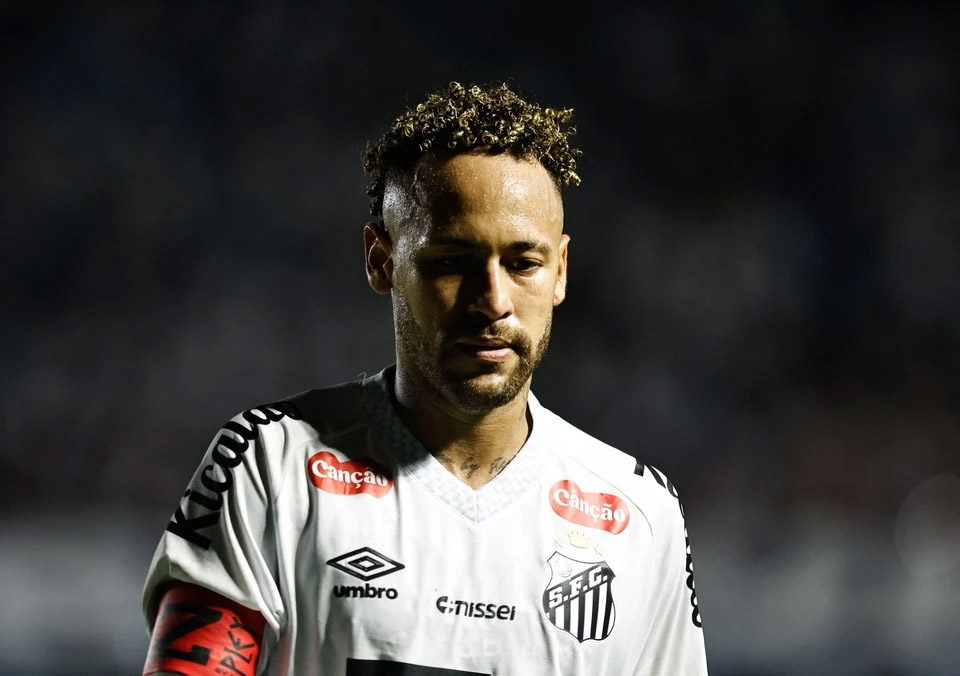 Neymar mạo hiểm sự nghiệp