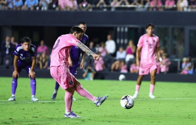 Messi rực sáng đưa Inter Miami ngược dòng vào chung kết