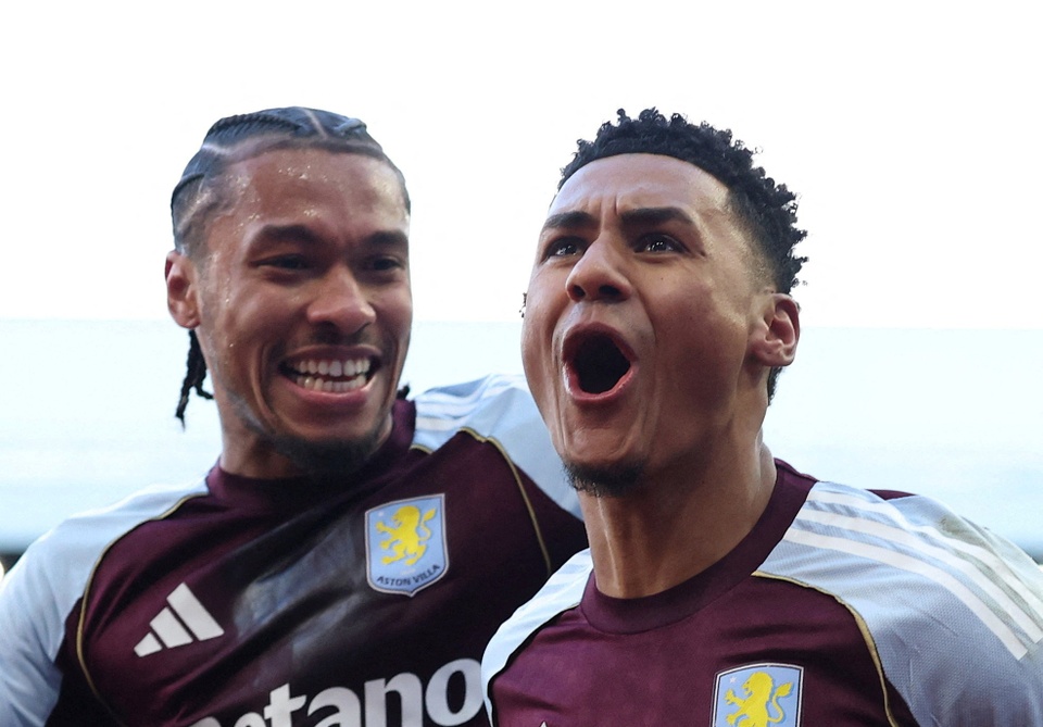 Aston Villa tạm chiếm vị trí thứ hai của Man City