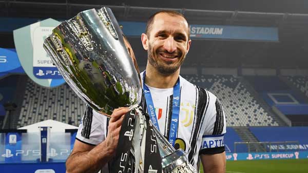 Juventus tiếp tục dang tay, 'cứu' nhà vô địch EURO Chiellini khỏi cảnh thất nghiệp